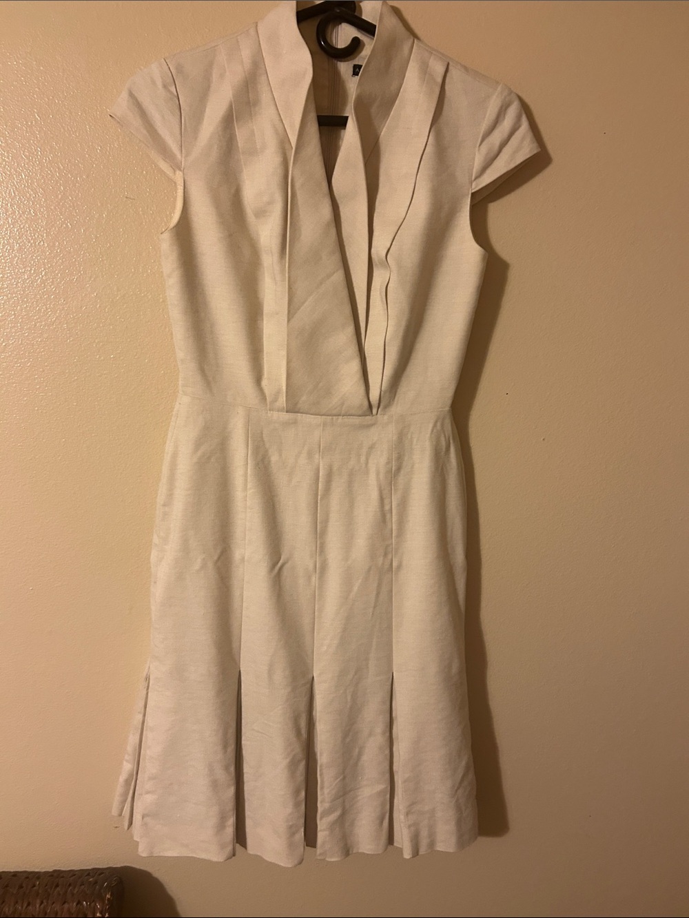 Antonio Melani Ivory Cap-Sleeve V-Neck Pleatwd Dress - linen blend